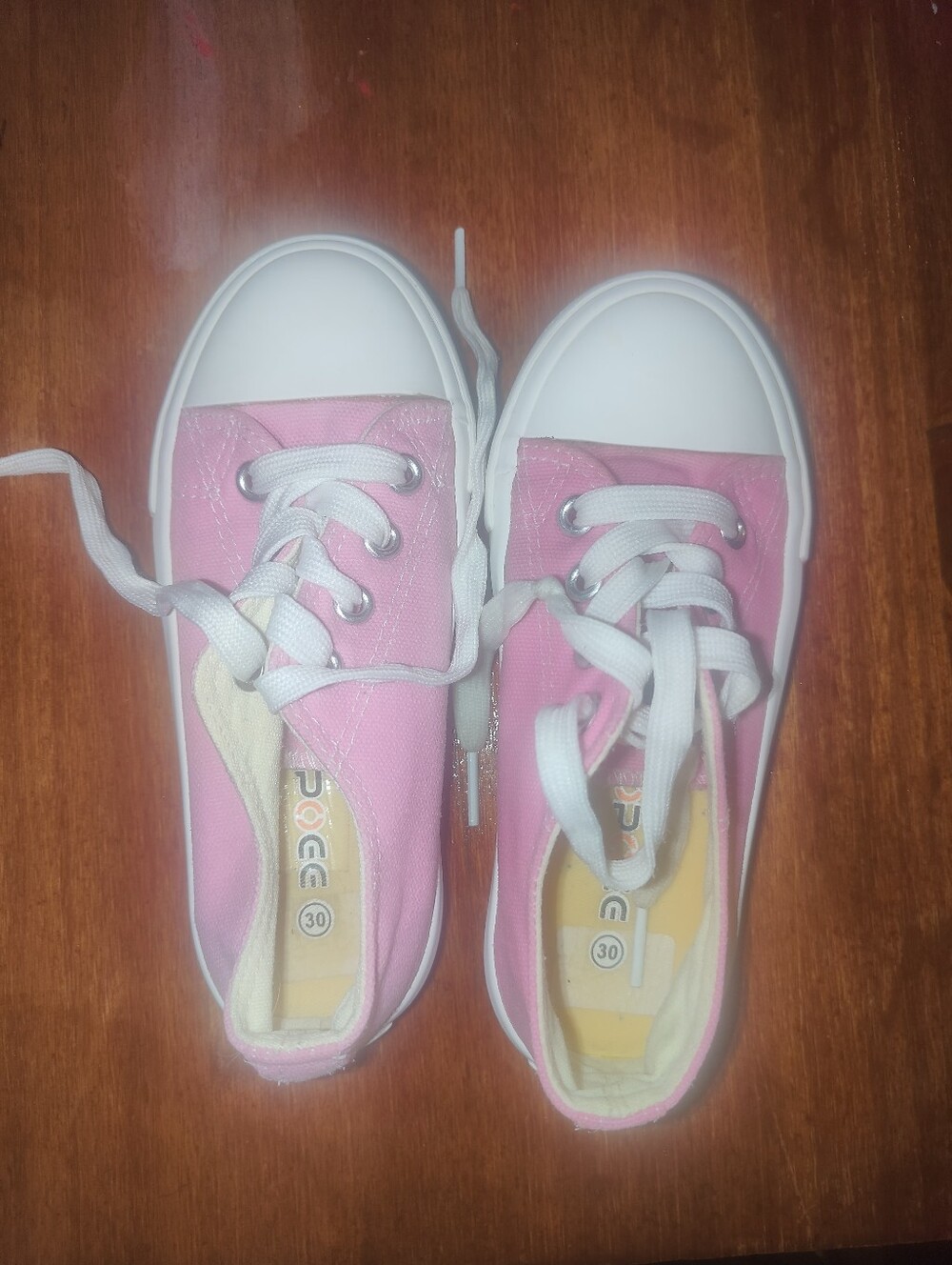 Girls Pink Canvas Shoe